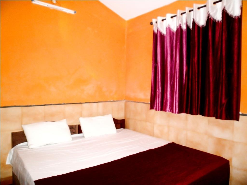 Yellow House Hotel Calangute Buitenkant foto